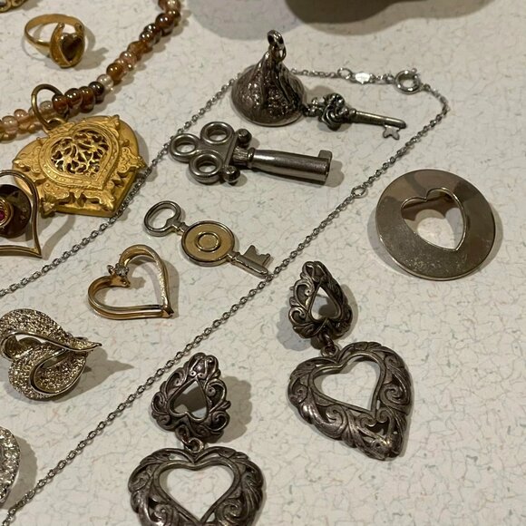 VTG 1950s-Y2K Hodge Podge Hearts & Love Valentine Jewelry Lot - Picture 13 of 16